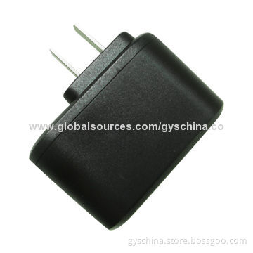 Universal USB Travel Adapter for Mobile Phones, 3-24V DC Output Voltage Range